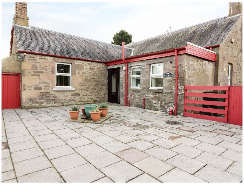 Meadowside Farm a british holiday cottage for 8 in , 