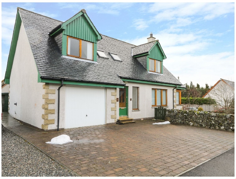 12 Loch Na Leoba Road a british holiday cottage for 8 in , 