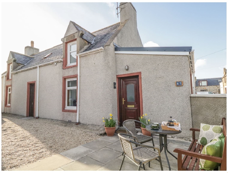 63 Seatown a british holiday cottage for 4 in , 